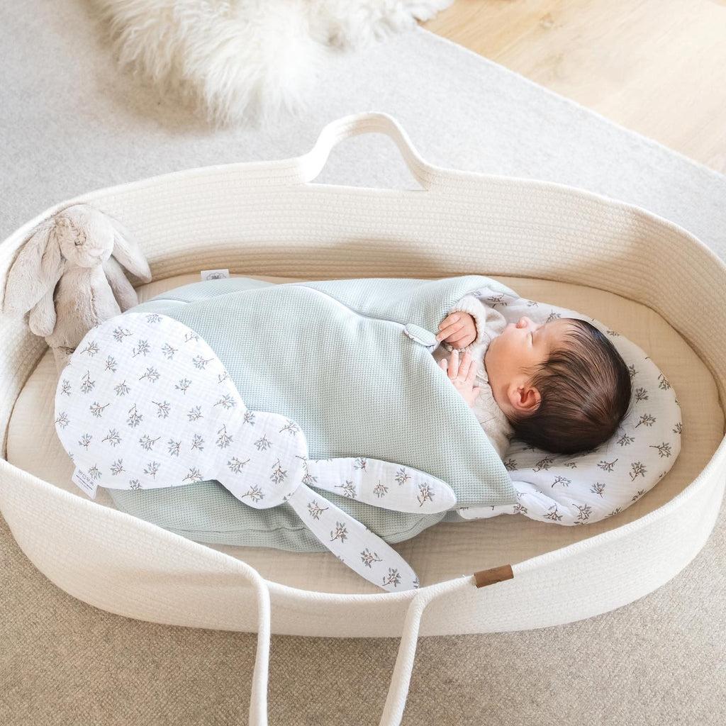 Comment calmer un bébé qui pleure la nuit ? (7 techniques efficaces)