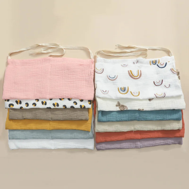 Organisateur de lit bébé multi-poches pour couches et accessoires