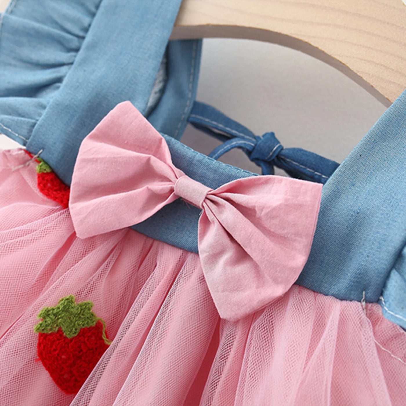 Robe bébé fille été cerises Mybooni — Filet de plage mignonne
