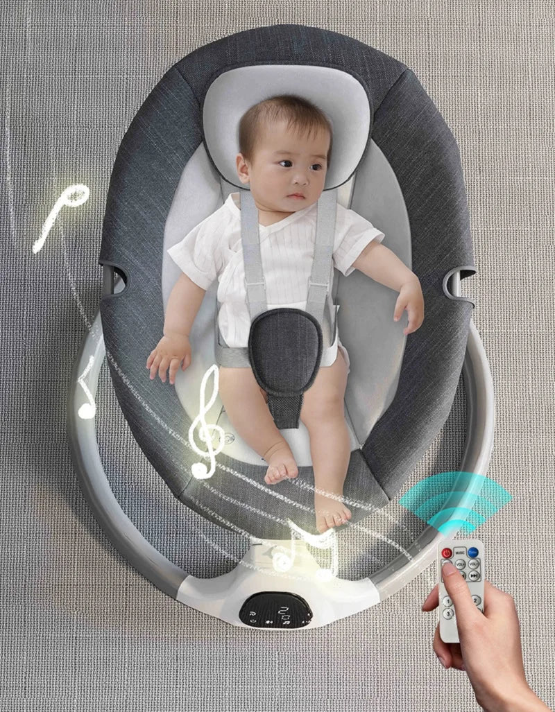 Bébé installé dans la balancelle électrique avec télécommande | Mybooni