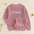 Family Matching Sweaters Mommy and Me Letter Em Blanc en situation d'utilisation