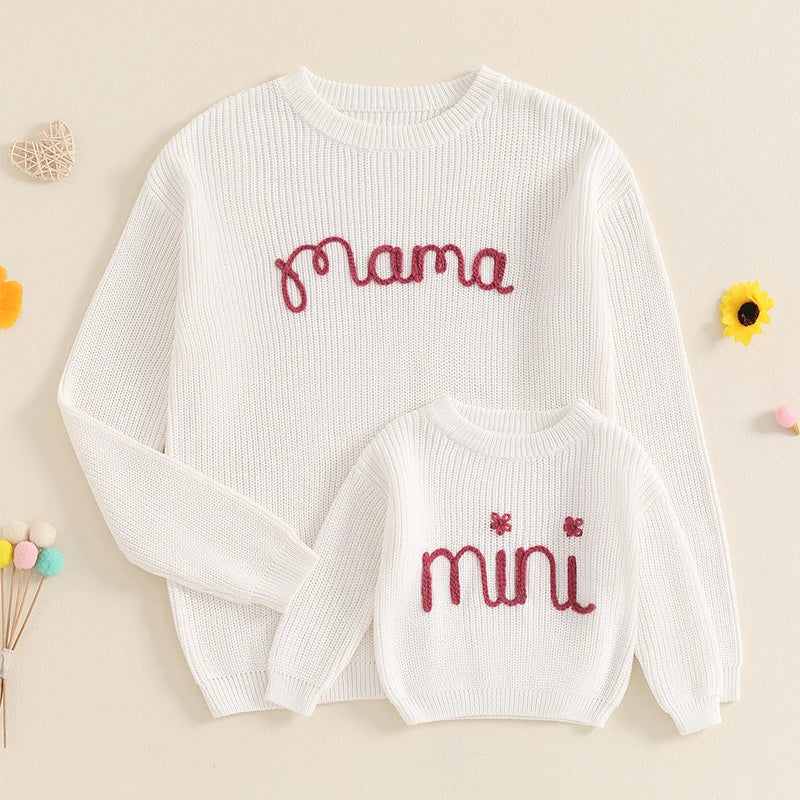 Pull tricoté assorti famille Mybooni — Mère et enfant broderie lettre